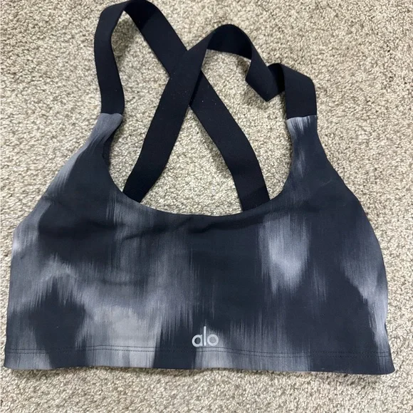 alo vapor aurora take charge bra - Picture 3 of 5